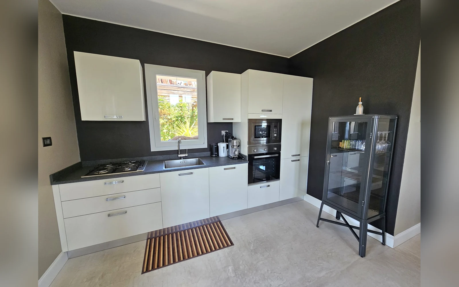 Cucina attrezzata — Casa Montenero, Bordighera (località Montenero) (foto 4)