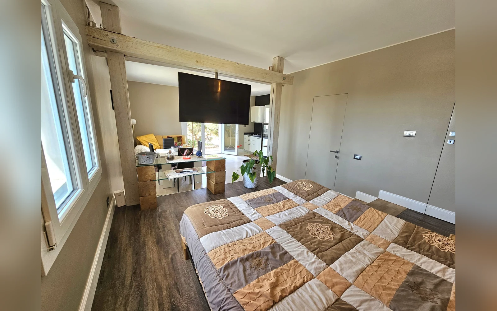 Camera da letto con TV — Casa Montenero, Bordighera (località Montenero) (foto 7)